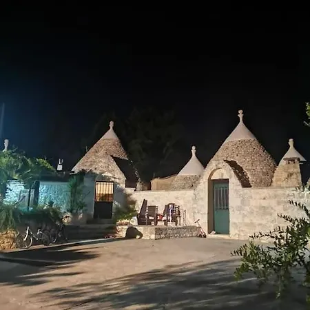 Trullo La Glycine Semesterbostad