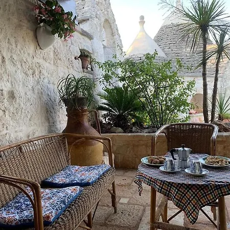 Trullo La Glycine Semesterbostad